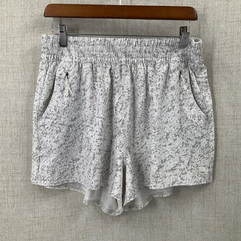 Vuori Performance Shorts Womens Large Gray Abstract Print Activewear Coastal